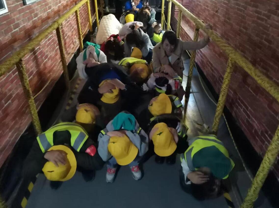 VR地震安全體驗(yàn)場(chǎng)館